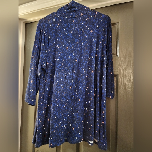 Torrid Plus Size 2 Supersoft Galaxy Blue Turtleneck Swing Shortsleeved Tee - Picture 5 of 9